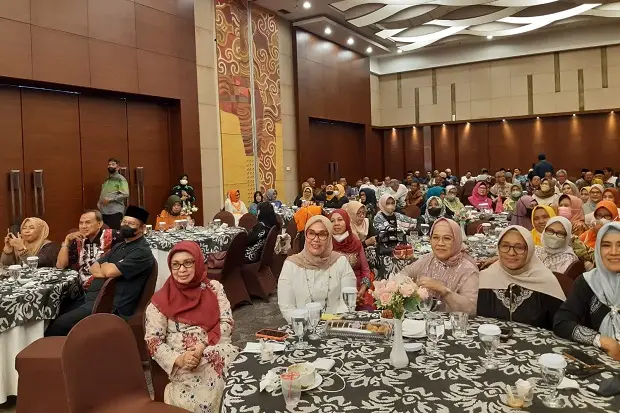 Perkuat Silaturahmi,...