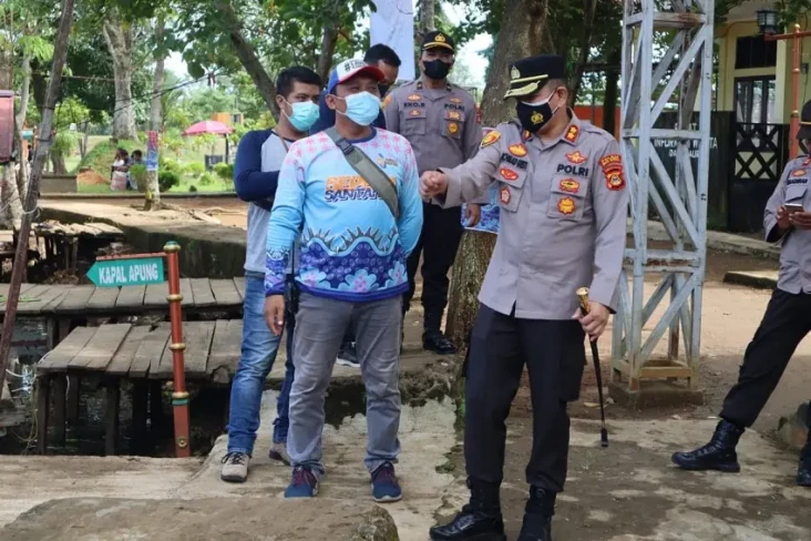 Pastikan Pengunjung...