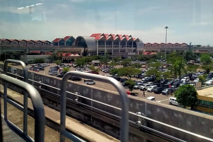 Parkir Bandara Soetta...