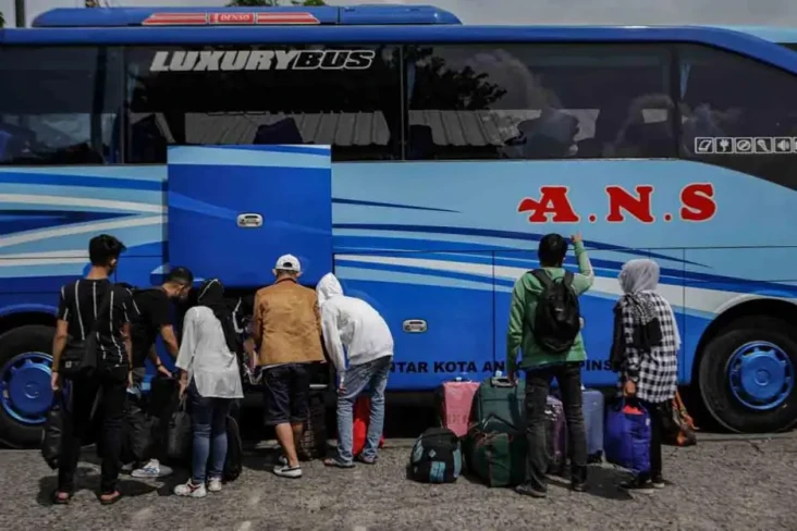 H+4 Lebaran, Terminal...