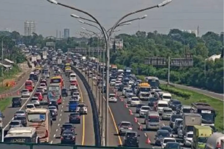 Arus Balik Lebaran 2022,...