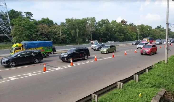 Ribuan Kendaraan Masuk...