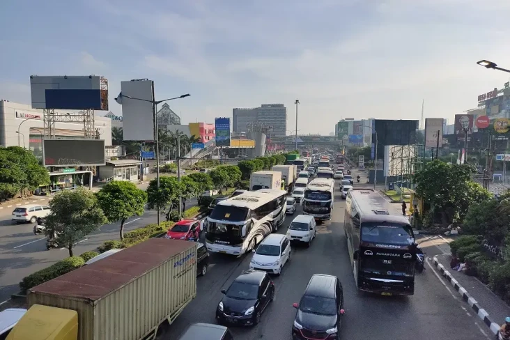 Gerbang Tol Bekasi Barat...