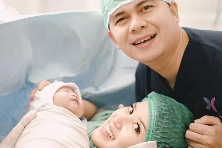 Rosiana Dewi Pamer Foto...