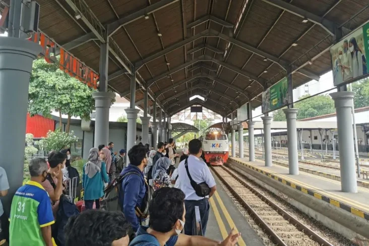 KAI: Tiket Kereta Jarak...