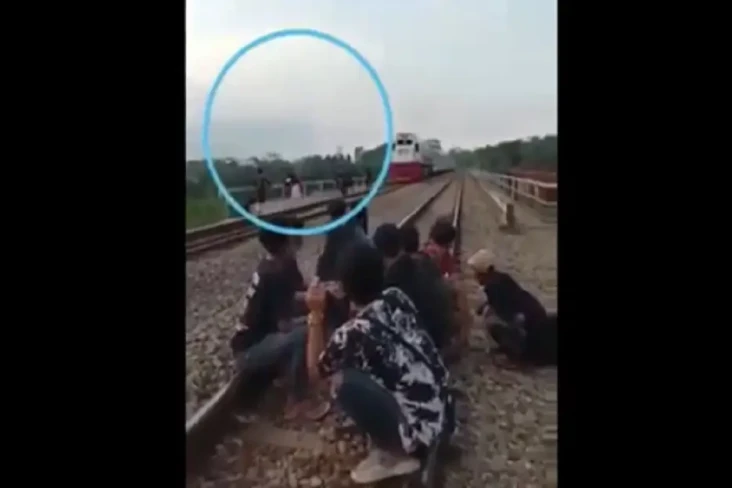 Viral Detik-detik Mahasiswa...