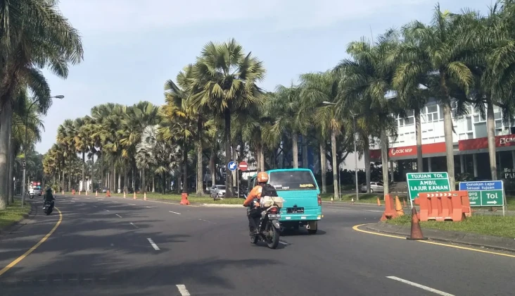 Petunjuk Arah Tak Terlihat,...