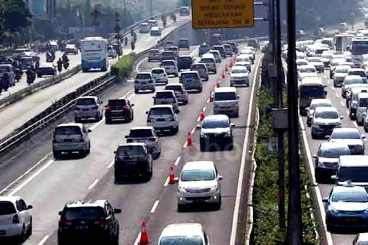 Hindari Macet Total,...