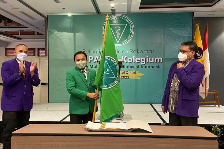 Pengurus Pusat Persatuan...