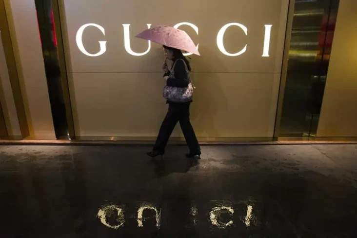 Gucci Menerima Pembayaran...