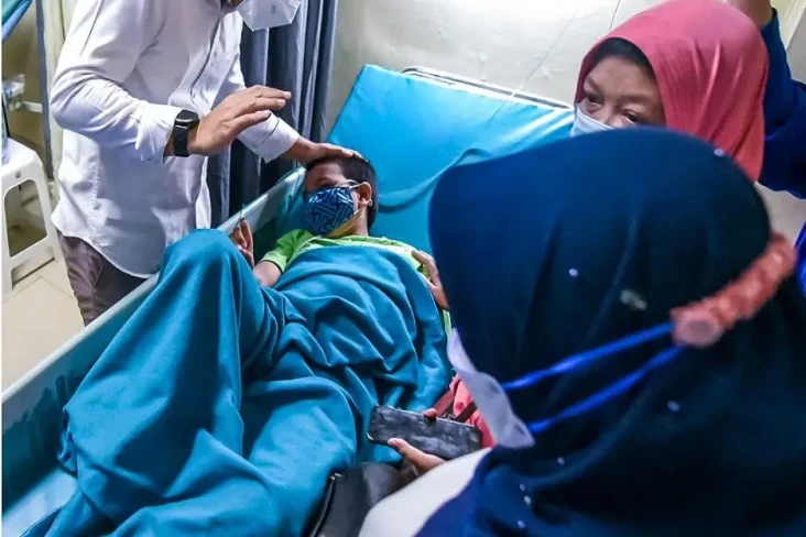Jenguk Korban Insiden...