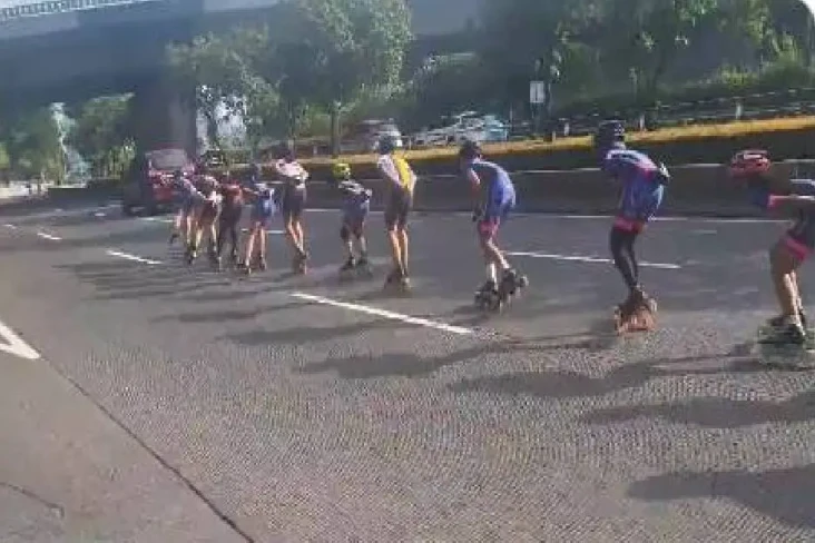 Viral Rombongan Sepatu...