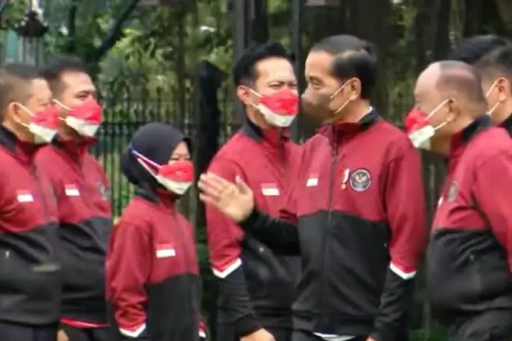 Presiden Lepas Kontingen...