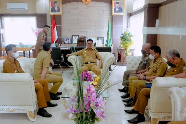 Usia Libur Lebaran,...