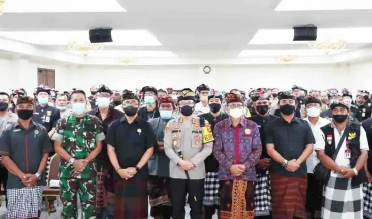 Sinergi Polisi dan Pecalang...