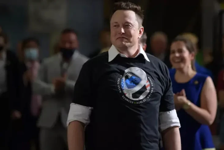 Elon Musk Tanggapi Santai...