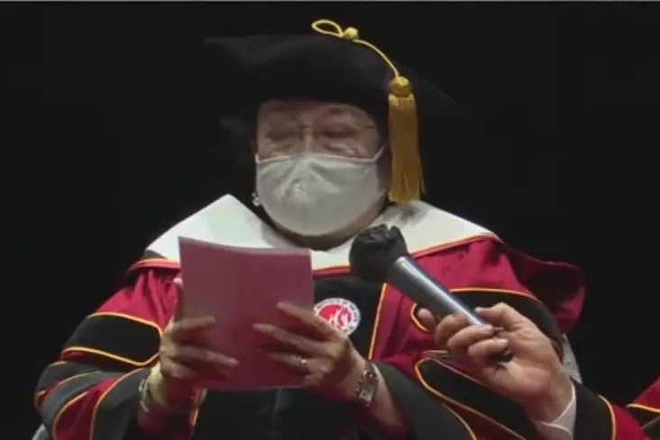 Megawati Suka Nonton...