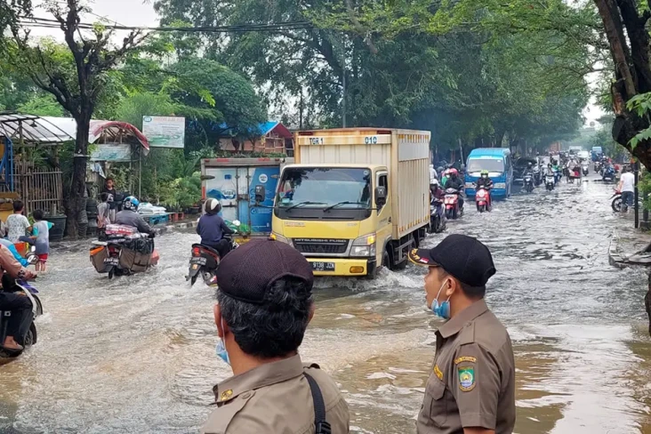 Jalan M Toha Tangerang...