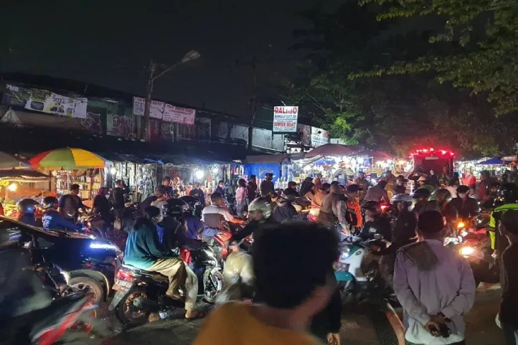 Pasar Ciputat Terbakar,...