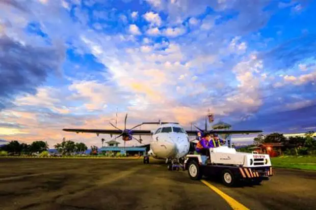 Penyerahan Hibah Bandara...