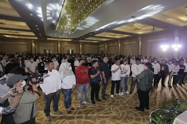 Silaturahmi dengan Relawan,...