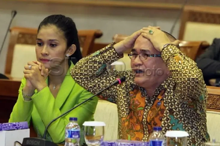 Posting Foto Anies Baswedan...