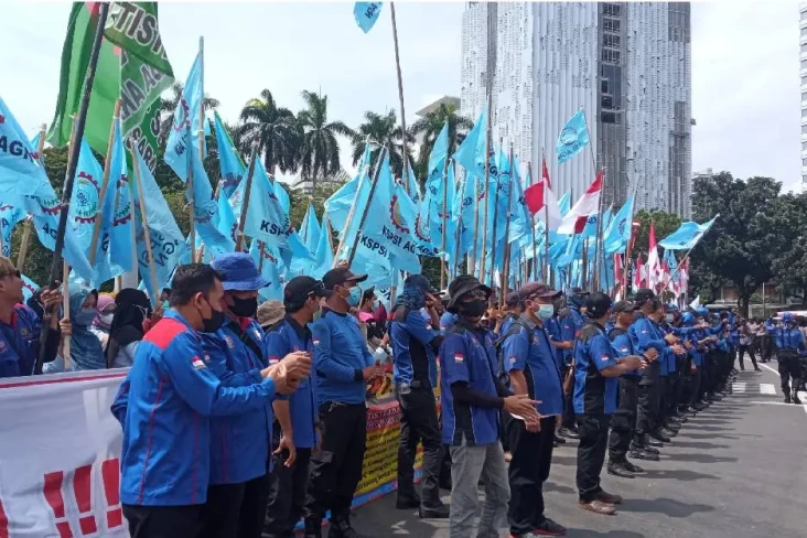 Aksi May Day, Ratusan...