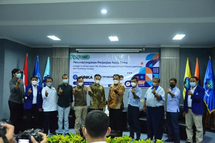 SMK Ini Digandeng PT...
