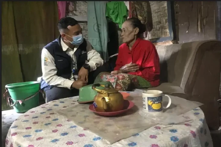 Senyum Mak Esih Terima...