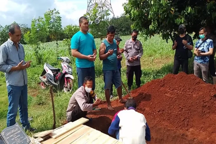 Ditolak Warga, Jasad...