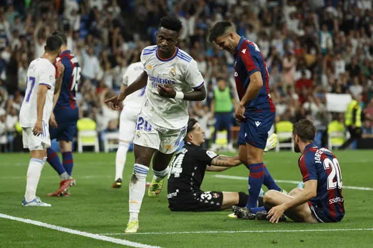 Hasil Real Madrid vs...