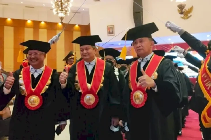 Inilah 3 Polisi Bergelar...