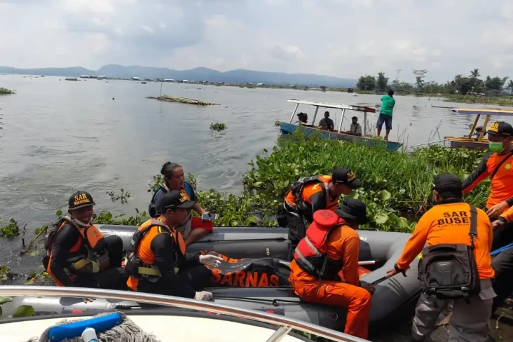 Pencari Ikan Tenggelam...