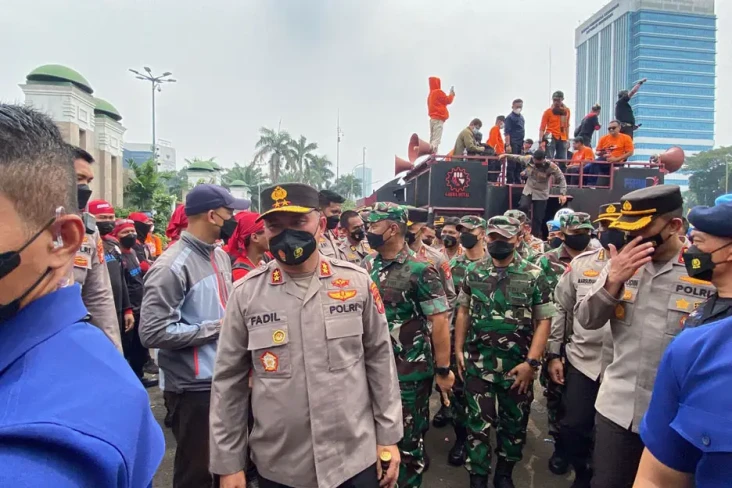 Temui Buruh di DPR,...