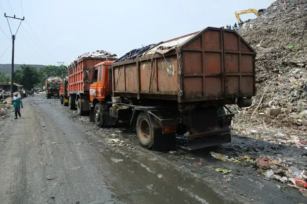 40 Armada Truk Sampah...