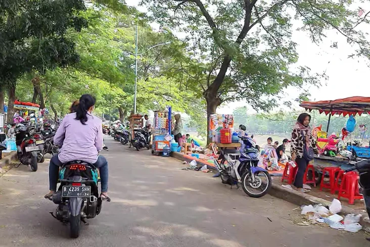 Libur Panjang, Warga...