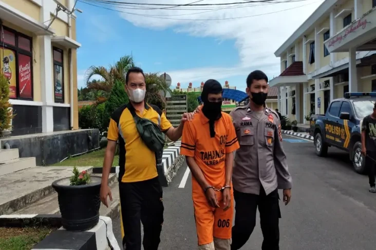 Nafsu Bejat Pria Ini...