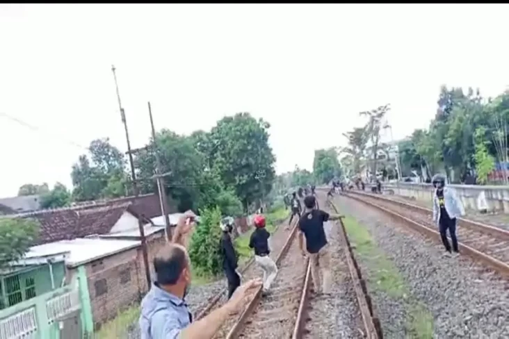Dua Perguruan Silat...