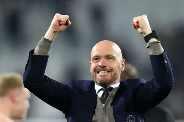 Erik Ten Hag Bertolak...