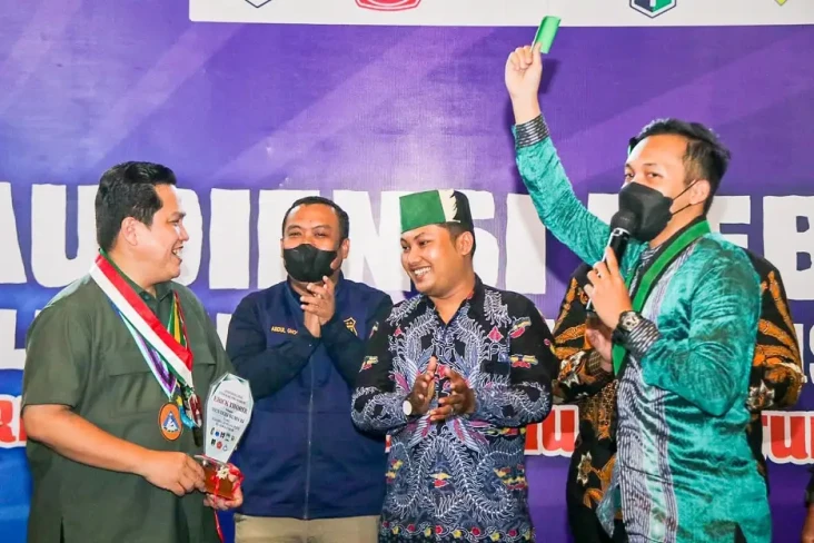 Sukses Pimpin BUMN,...