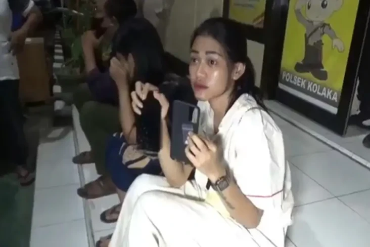 Kenakan Daster saat...