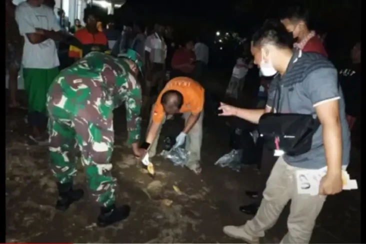 Dendam gara-gara Sampah,...
