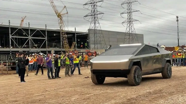 Tesla Stop Pemesanan...