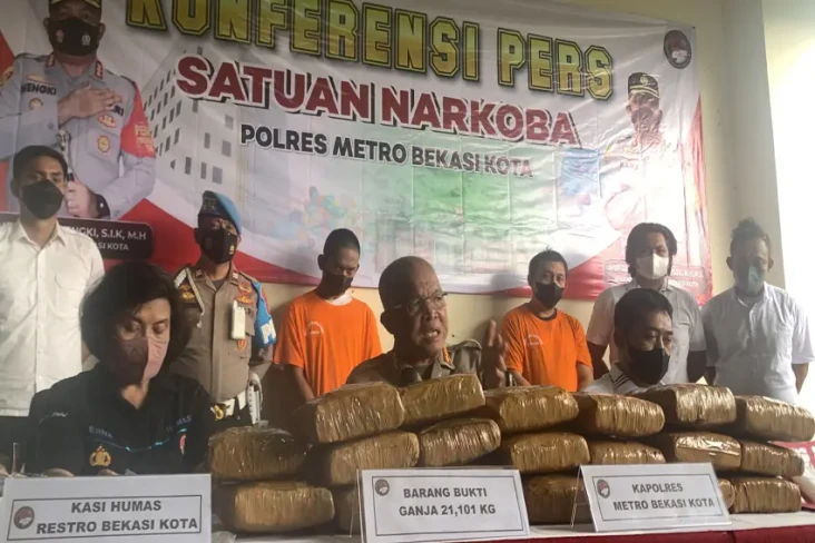 Edarkan 21 Kg Ganja...