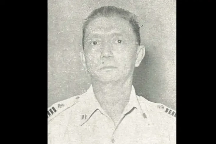 Laksamana Muda John...
