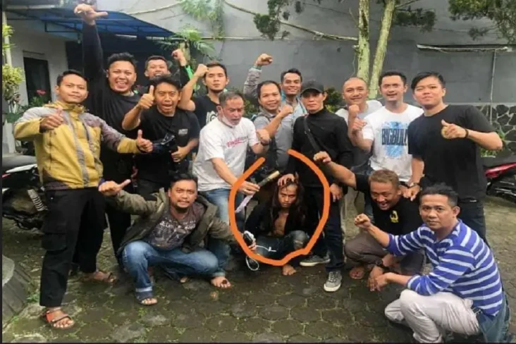Buron 3 Hari, Penusuk...