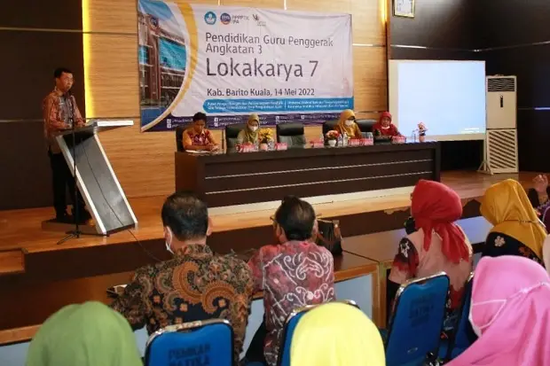 Guru Penggerak Memiliki...