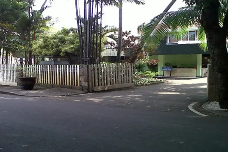 Selain Cendana dan Cikeas,...