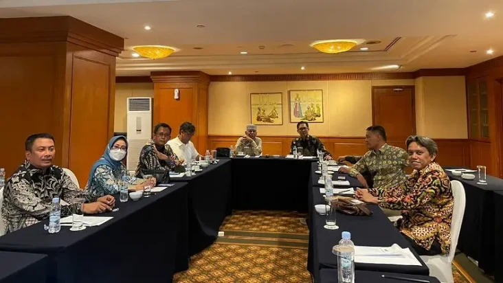 Susunan Pengurus Dewan...