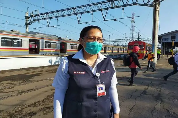 Perjalanan KRL Terkendala...